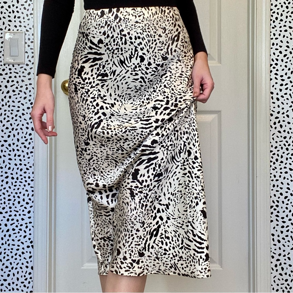 Forever 21 Midi Satin Cheetah Print Skirt🐆